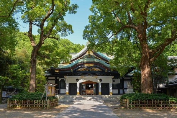 薄暗い日陰にたたずむ王子神社も明るく取れました